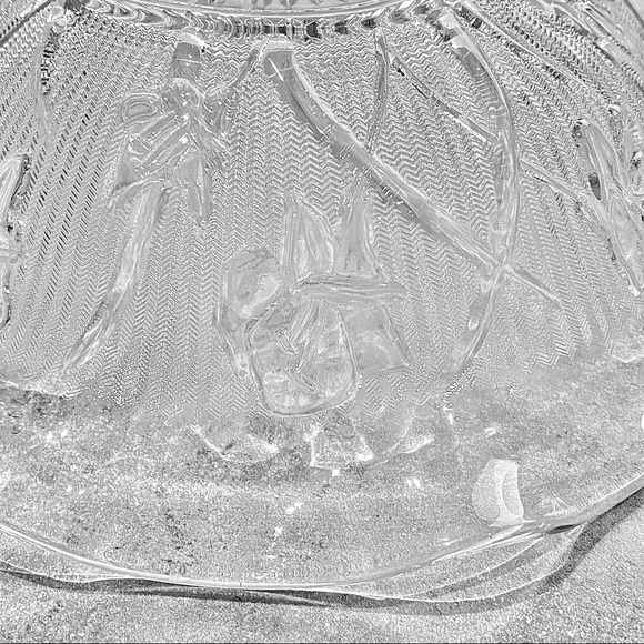 Vintage Depression Glass Jeannette Glass Iris Herringbone Ruffled Bowl - Picture 7 of 8